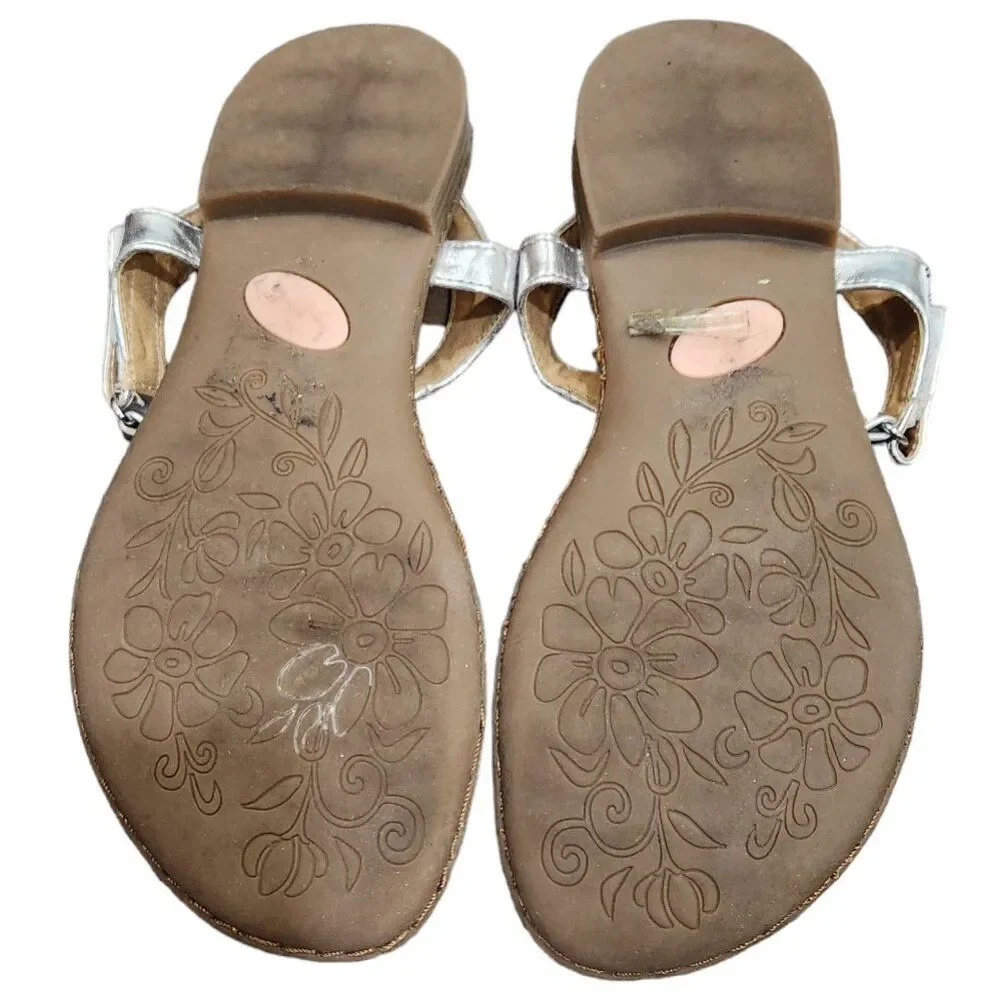 B.O.C. Born Girls' Hollie White Flower Leather T Strap Thong Sandal Size 4